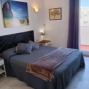 https://apartamento-en-puerto-marina.1costadelsol.com