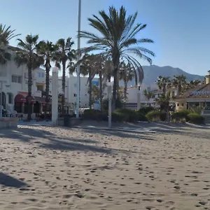 https://apartamento-exclusivo-puerto-marina-planb4all.1costadelsol.com
